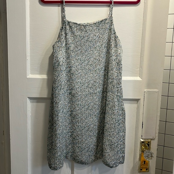 Bundle! Three dresses, all size small. - Picture 3 of 3